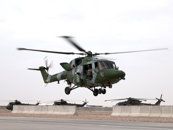 Lynx Mk9A voando em Camp Bastion - Afeganistão