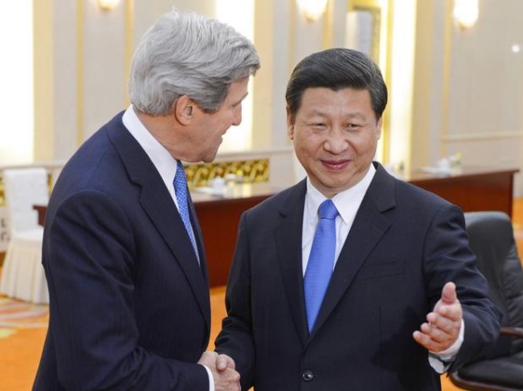 Secr Estado EUA John Kerry e pres China Xi Jinping - foto AP