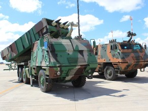 Exército Brasileiro assina contrato com Avibras para produção de 20 viaturas MK6 Astros 2020