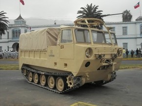 Brigadas de tanques do Chile recebem blindados porta-combustível M548 A1l