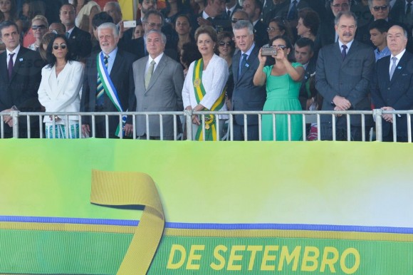Jaques Wagner Michel Temer e Dilma Roussef - 7 setembro 2015 - foto 2 V Campanato- Agencia Brasil