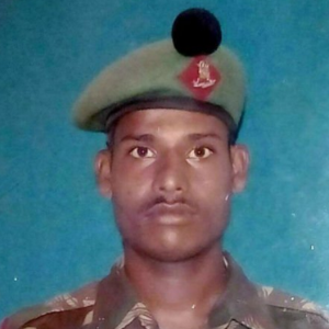 10fev2016---o-soldado-hanamanthappa-koppad-foi-encontrado-consciente-mas-desorientado
