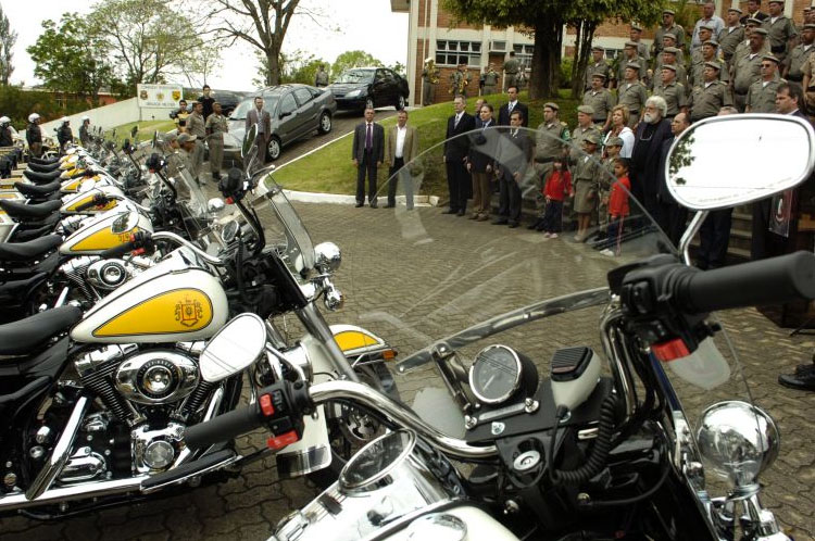 Comando Rodoviário da Brigada Militar do RS recebe dez motos Harley-Davidson