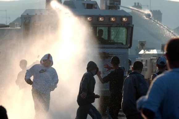 Caminhão com canhão de água - foto Times UK