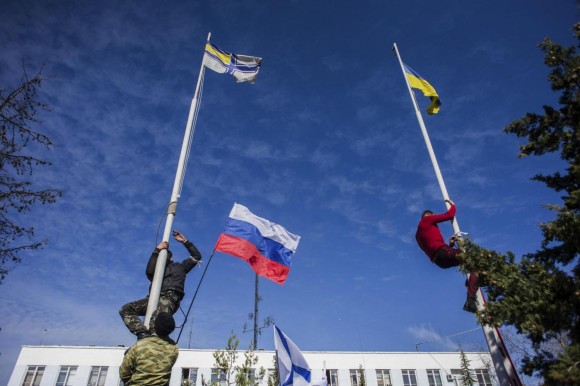 Forze Crimea prendono controllo di base navale Kiev a Sebastopoli