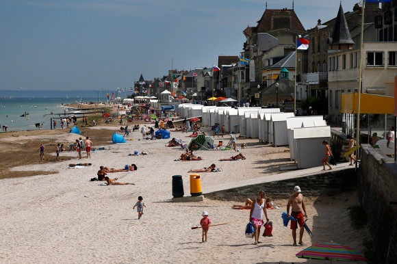 Dia D 70 anos - praia em 2013 - foto via ibtimes