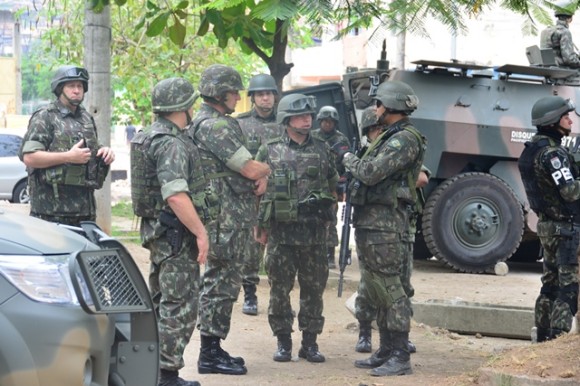 Força de Pacificação no Complexo da Maré - 1