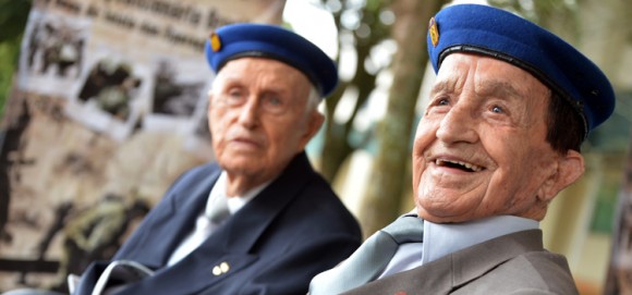 Coronel Nestor, 97, a frente, e Tenente-Coronel Vannutelli, 96 - heróis nacionais que participaram da épica vitória de Monte Castelo