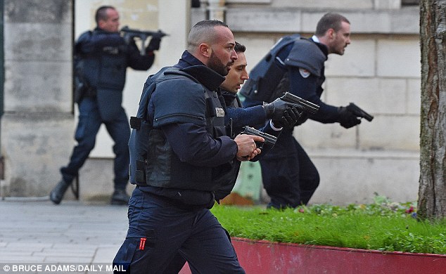 policia francesa - foto daily mail