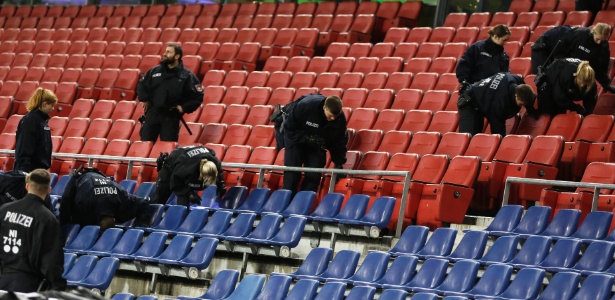 policia-vistoria-estadio-em-hannover-apos-cancelamento-do-amistoso-entre-alemanha-e-holanda-1447785145392_615x300