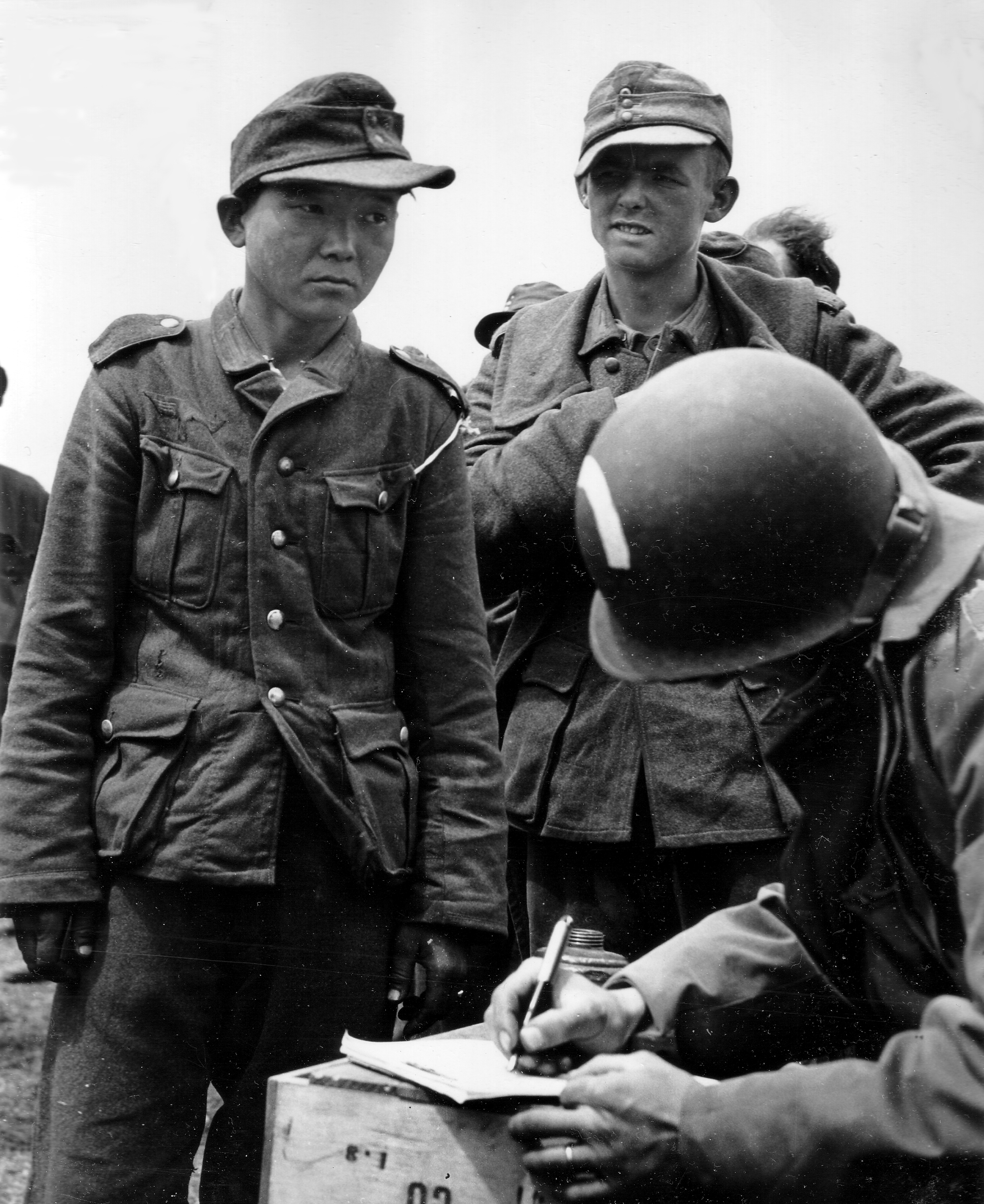 Yang Kyoungjongn capturado na Normandia