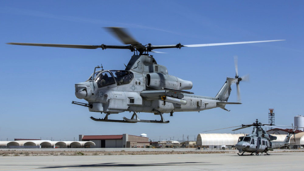 AH-1Z equipado com foguetes guiados a laser APKWS II
