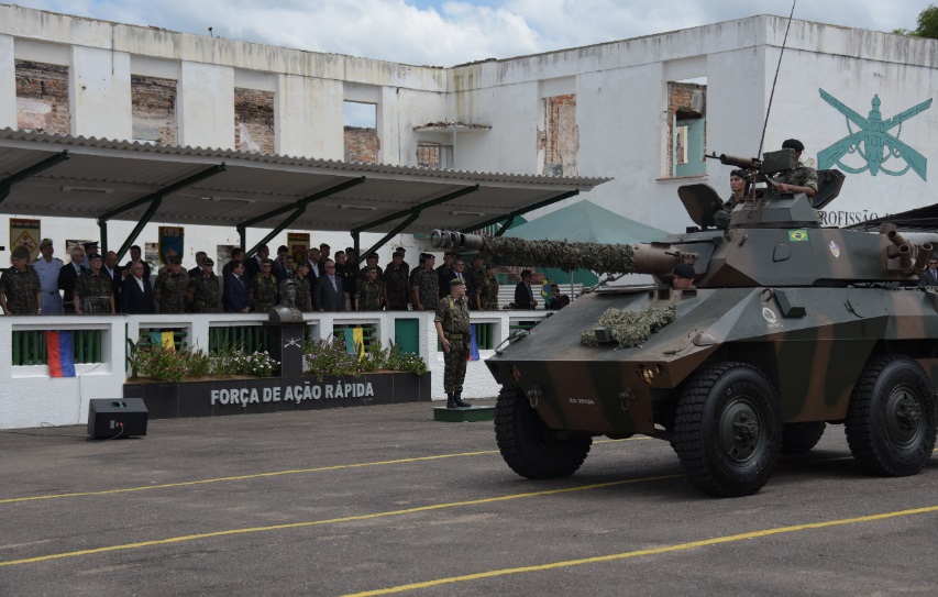 Como dizer carro blindado, carro-forte e tanque de guerra em inglês?  - English in Brazil