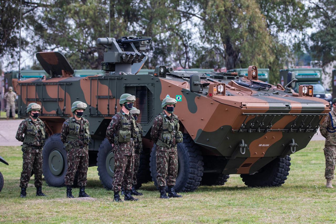 Governo aprova que Exército Brasileiro doe blindados ao Uruguai