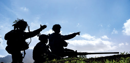 Soldiers-Silhouette-pointing