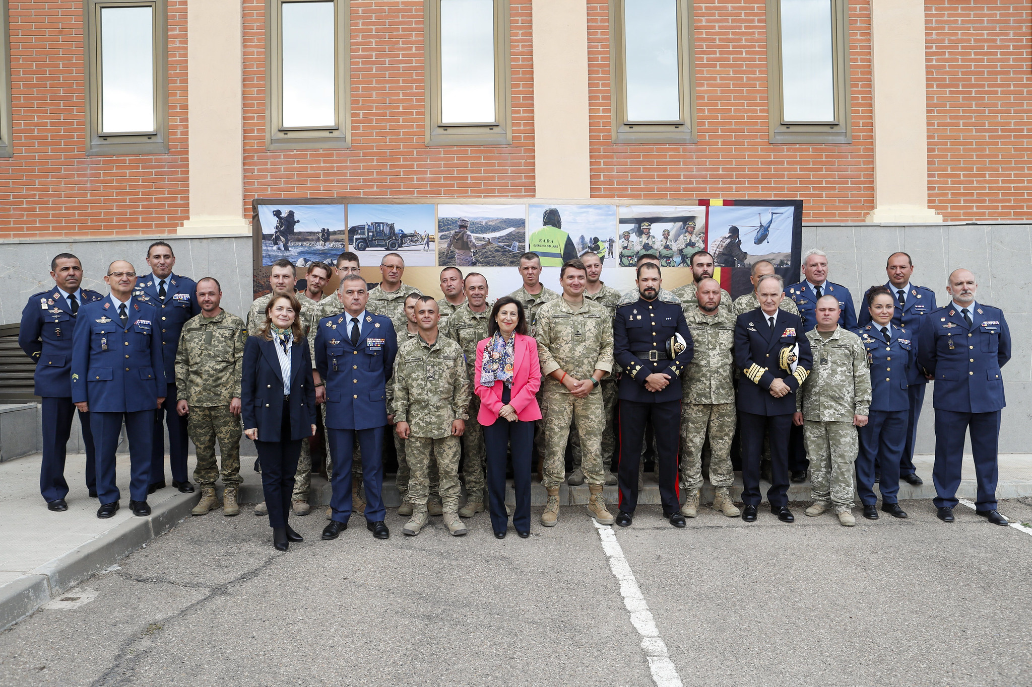 TERNOPIL, UCRNIA - 15 DE MAIO DE 2022: Muitos Cartões De Jogo