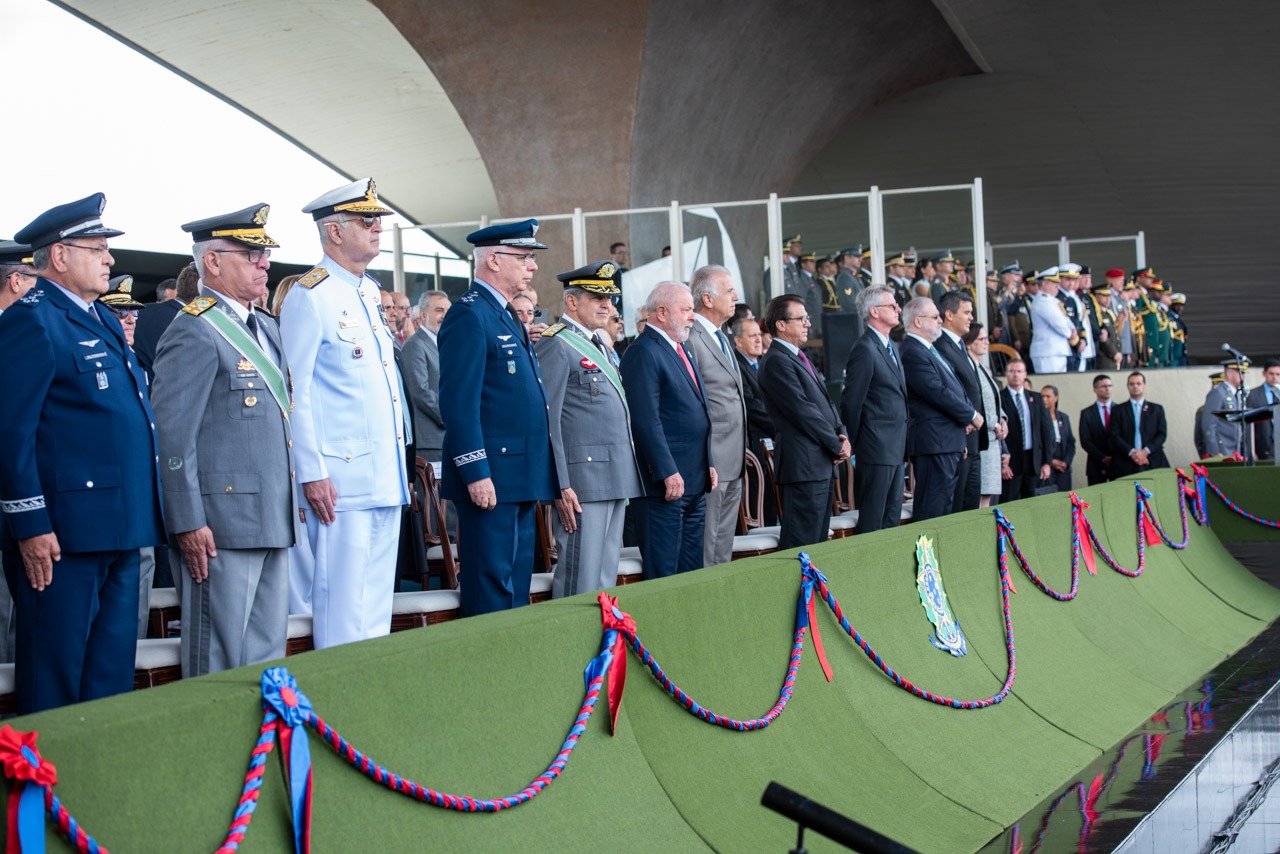 Cerimônia comemorou os 375 anos do Exército Brasileiro