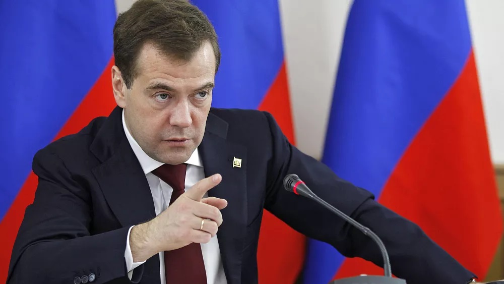 Medvedev alerta Otan sobre guerra nuclear se Rússia perder o conflito