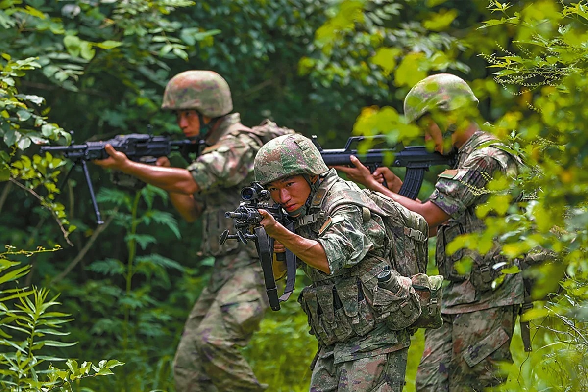 Brasil e França realizam exercícios militares na fronteira da