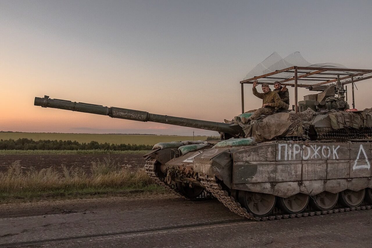1620px-The_80th_Air_Assault_Brigade_captured_a_T-90M_Proryv_tank_in_the_Kursk_region