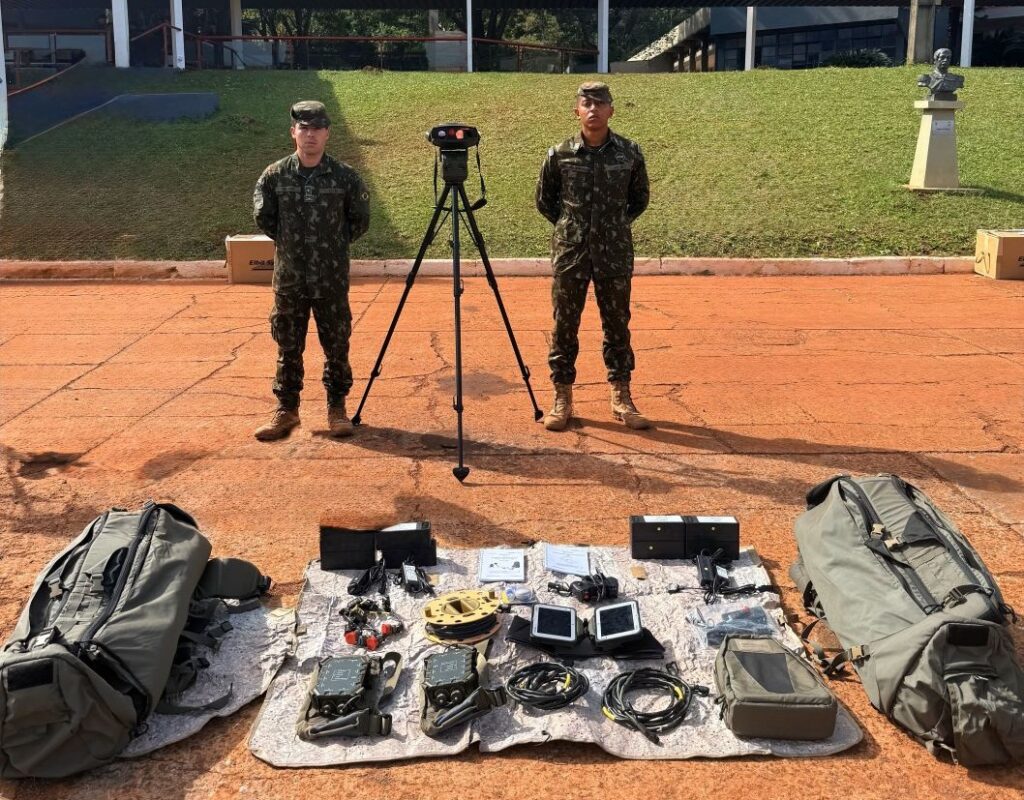 Exército Brasileiro amplia vigilância nas fronteiras com binóculos termais - 2