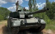 Ucrânia aprimora tanques Leopard 1A5DK com nova blindagem para enfrentar drones e mísseis antitanque