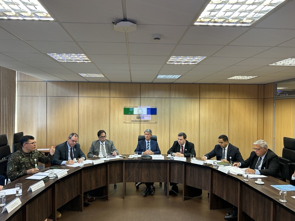 20250925-_Reunião_com_as_empresas_de_defesa_2